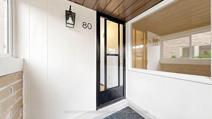 Photo de la propriété:  80 Upton Crescent  ON L3R 3T4 