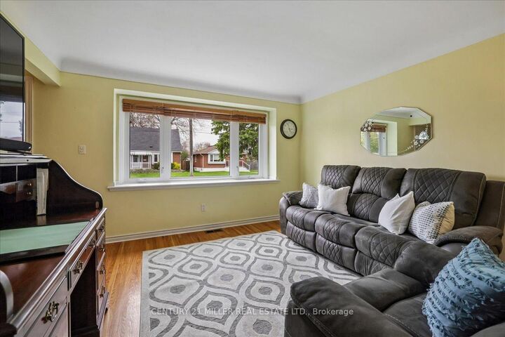Property Photo:  5 Greenwood Street  ON L8T 3N2 