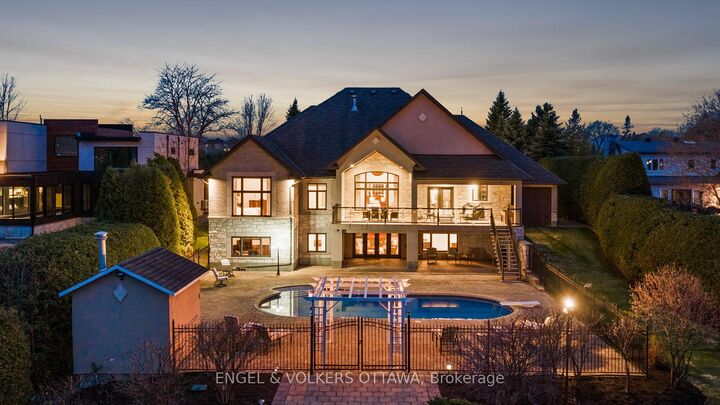 Property Photo: 25 Winding Way ON K2C 3H1