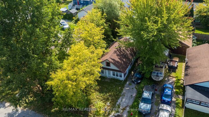 Property Photo: 183 Beach Road ON L4P 2L7