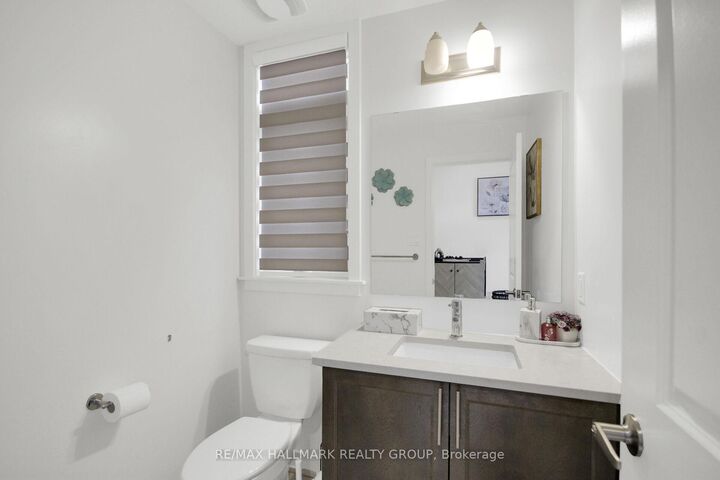 Property Photo:  568 Bobolink Ridge  ON K2S 2P4 