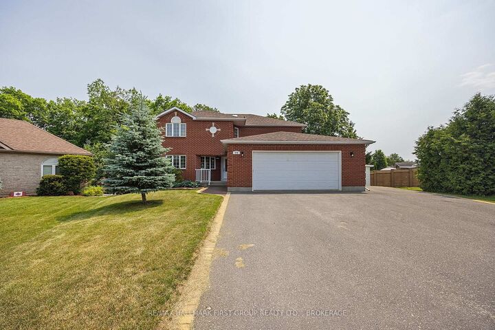 Property Photo: 272 Friarhill Crescent ON K7M 8P4