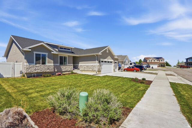 Property Photo:  1195 N 640 E  UT 84074 