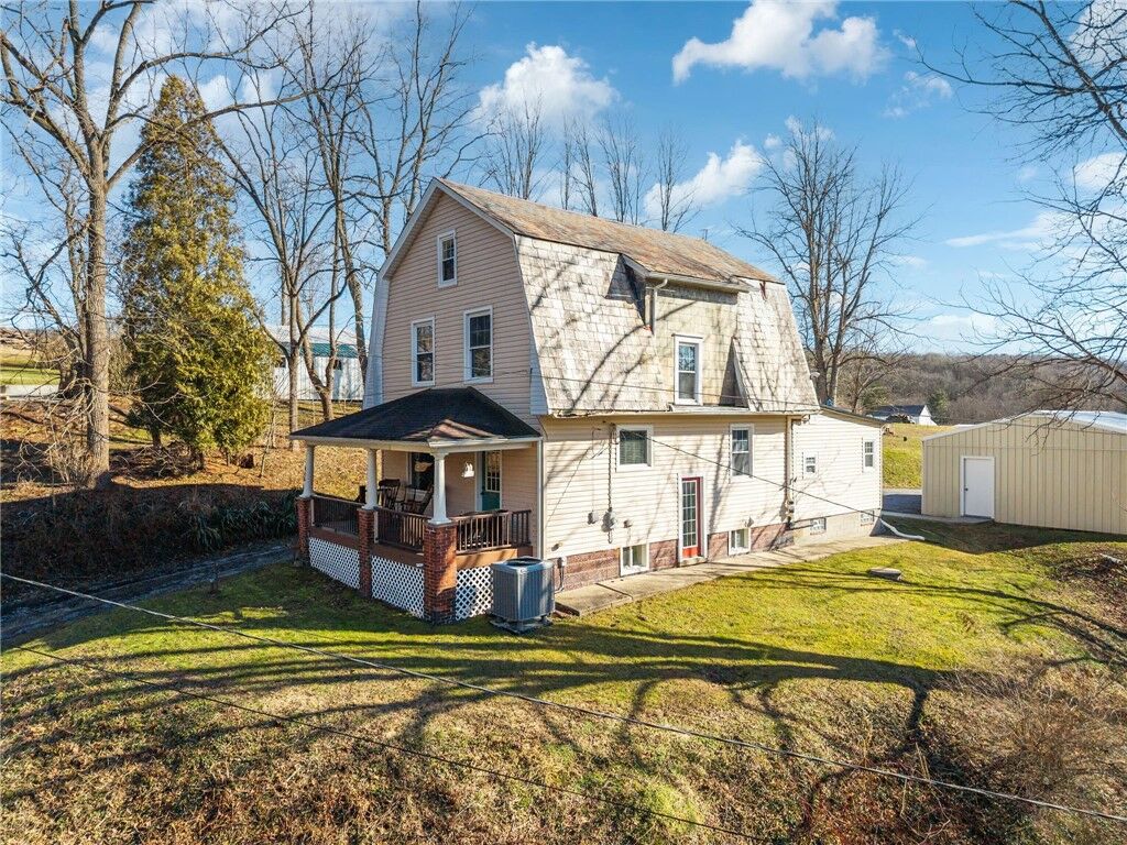 Property Photo:  416 Pine Run  PA 16123 