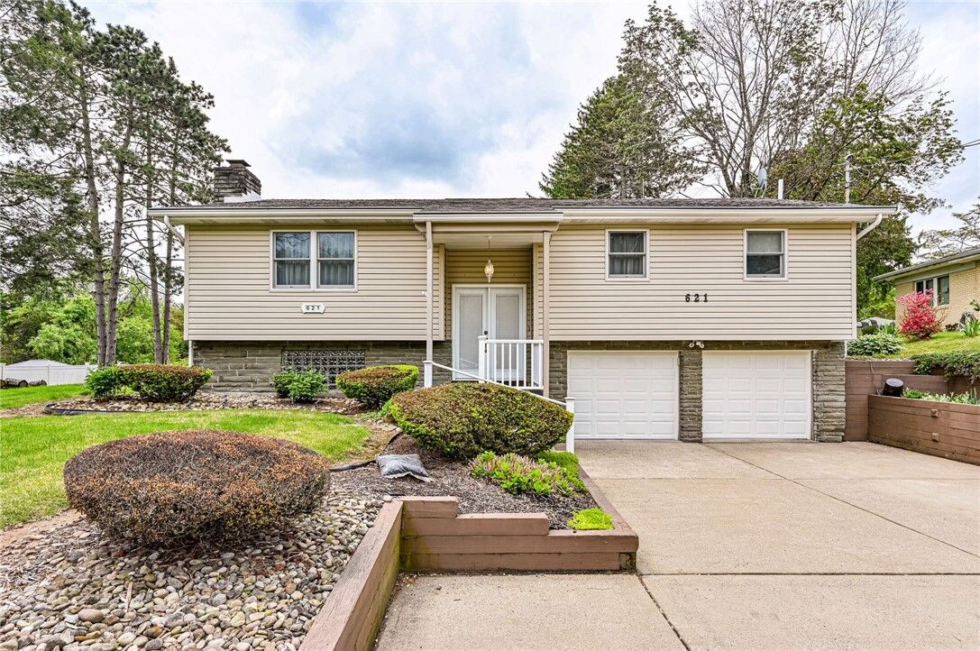 Property Photo: 621 Sandy Hill Rd PA 15642
