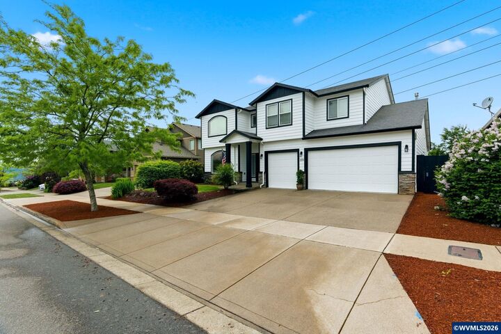 Property Photo:  359 Eagle Feather St NW  OR 97304 