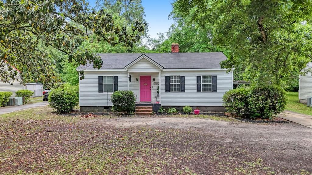 Property Photo:  910 Eleventh Ave  GA 31701 