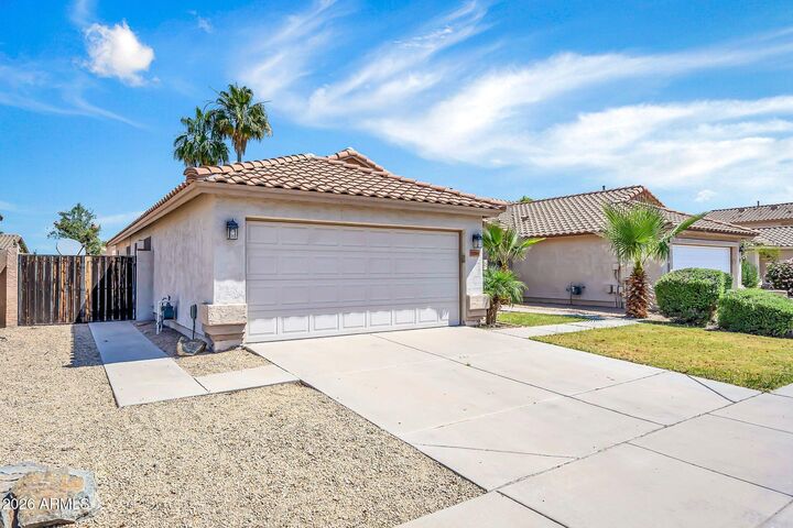 Property Photo:  1284 W Kingbird Drive  AZ 85286 