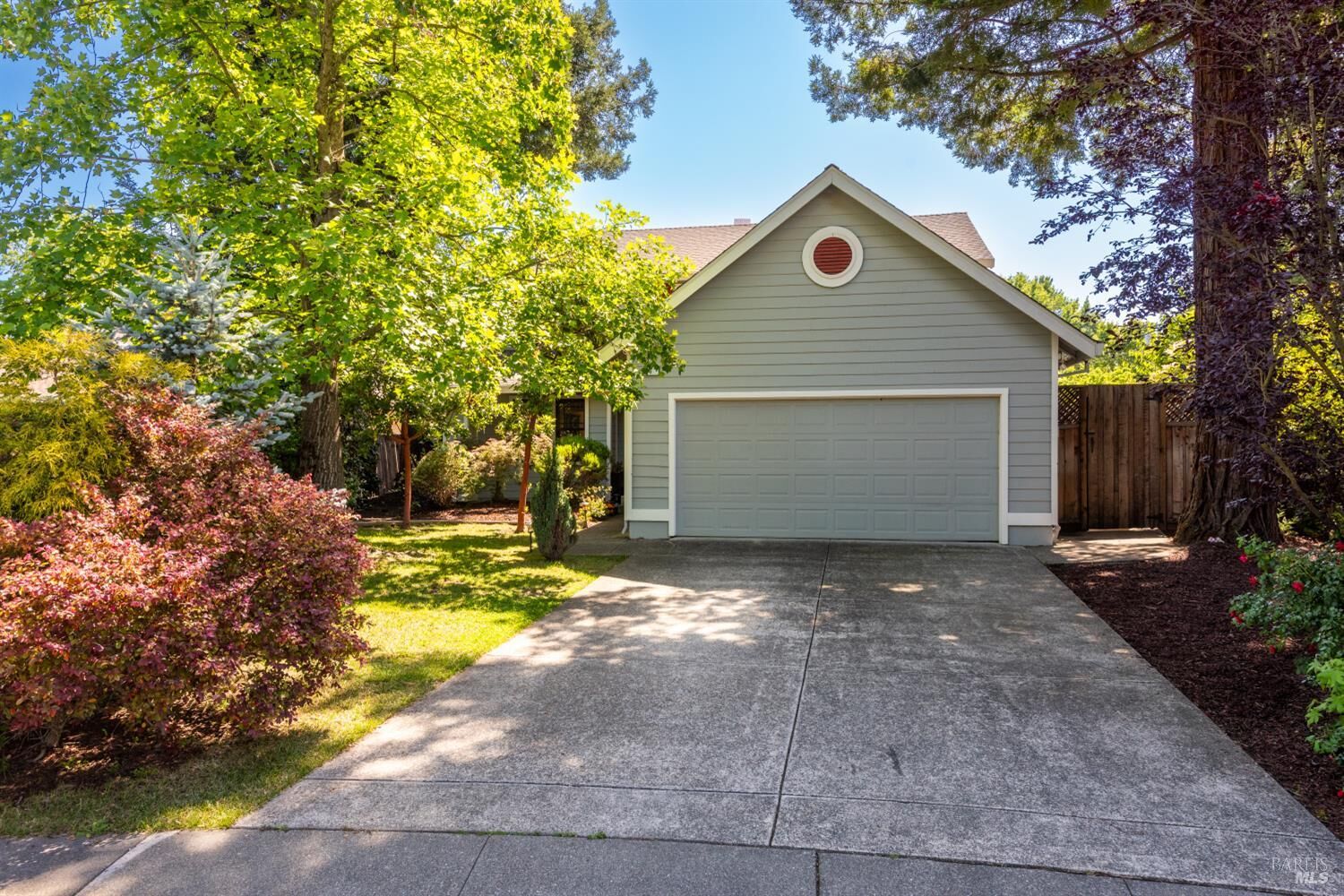 Property Photo: 3 Voss Park Circle CA 95403