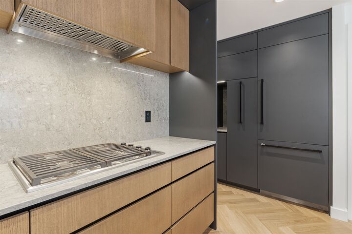 Property Photo:  458 W 63rd Avenue 107  BC V5X 2J4 