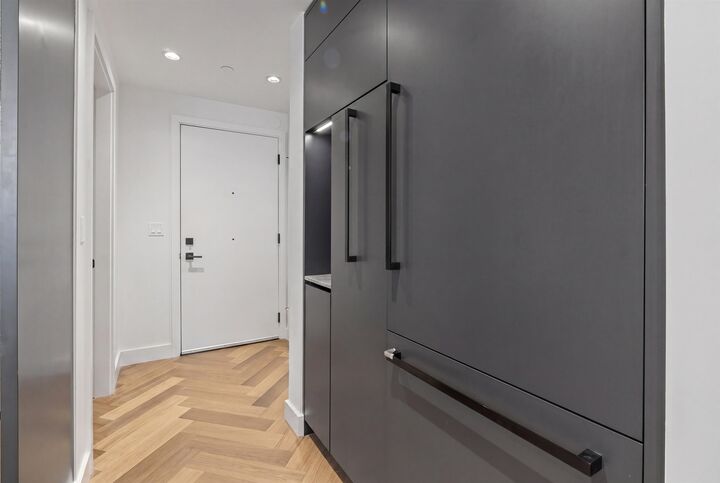 Property Photo: 458 W 63rd Avenue 107 BC V5X 2J4