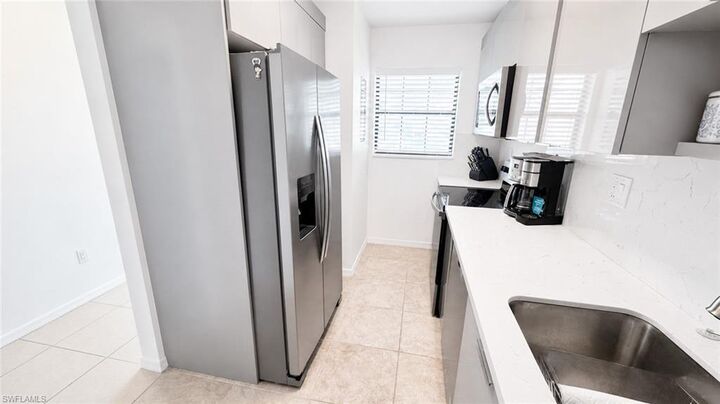 Property Photo:  