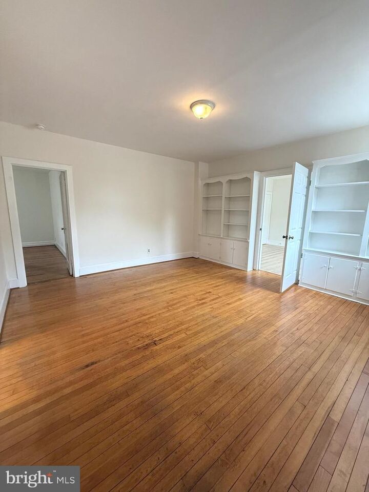 Property Photo:  501 Charlotte Street C  VA 22401 
