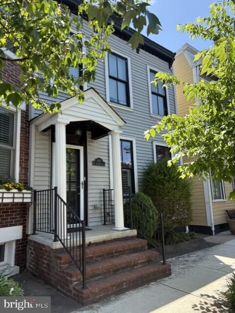 Property Photo:  617 N Columbus Street N  VA 22314 