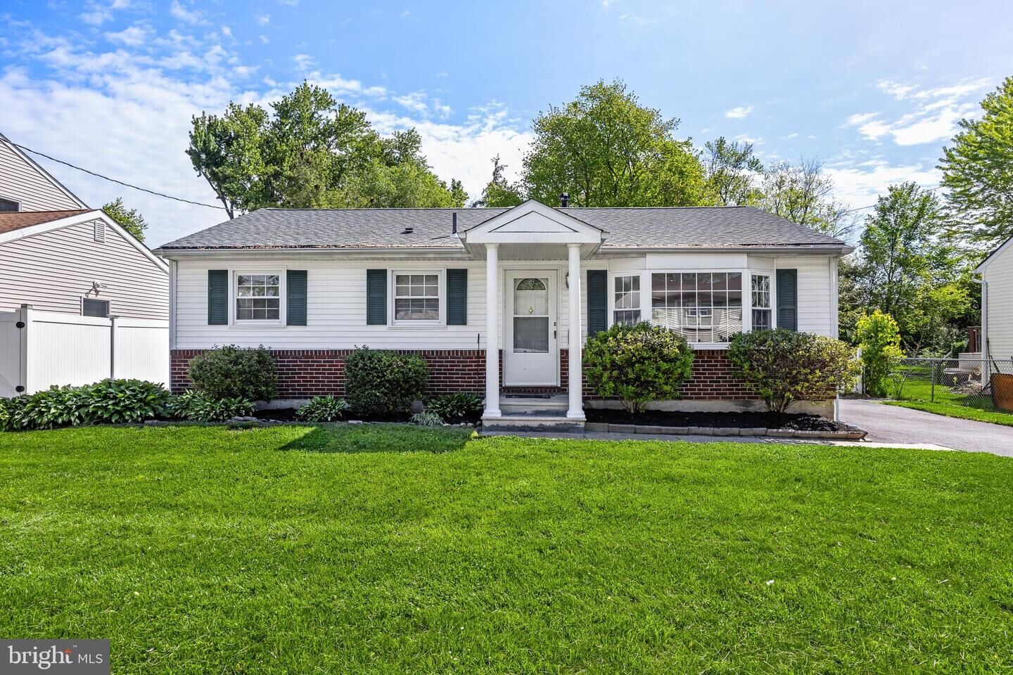 Property Photo:  32 Bettlewood Road  NJ 08053 