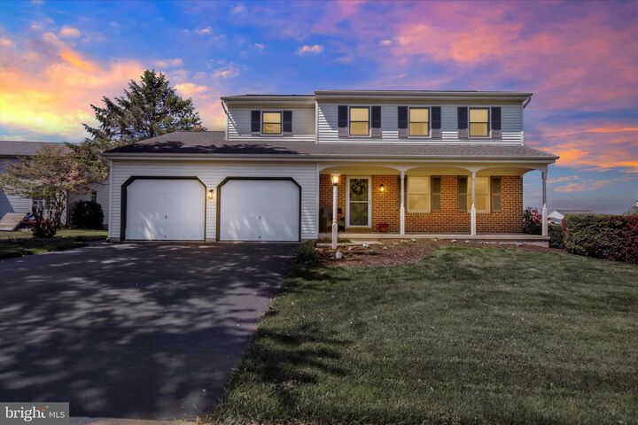 Property Photo:  13 Bridle Path  PA 17522 