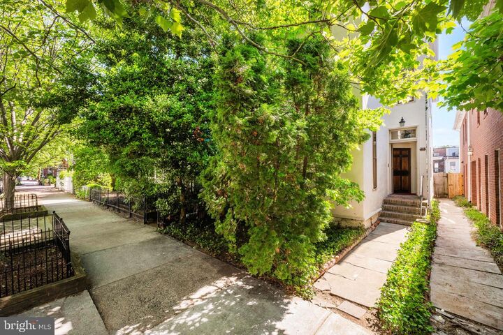 Property Photo:  215 N Columbus Street  VA 22314 