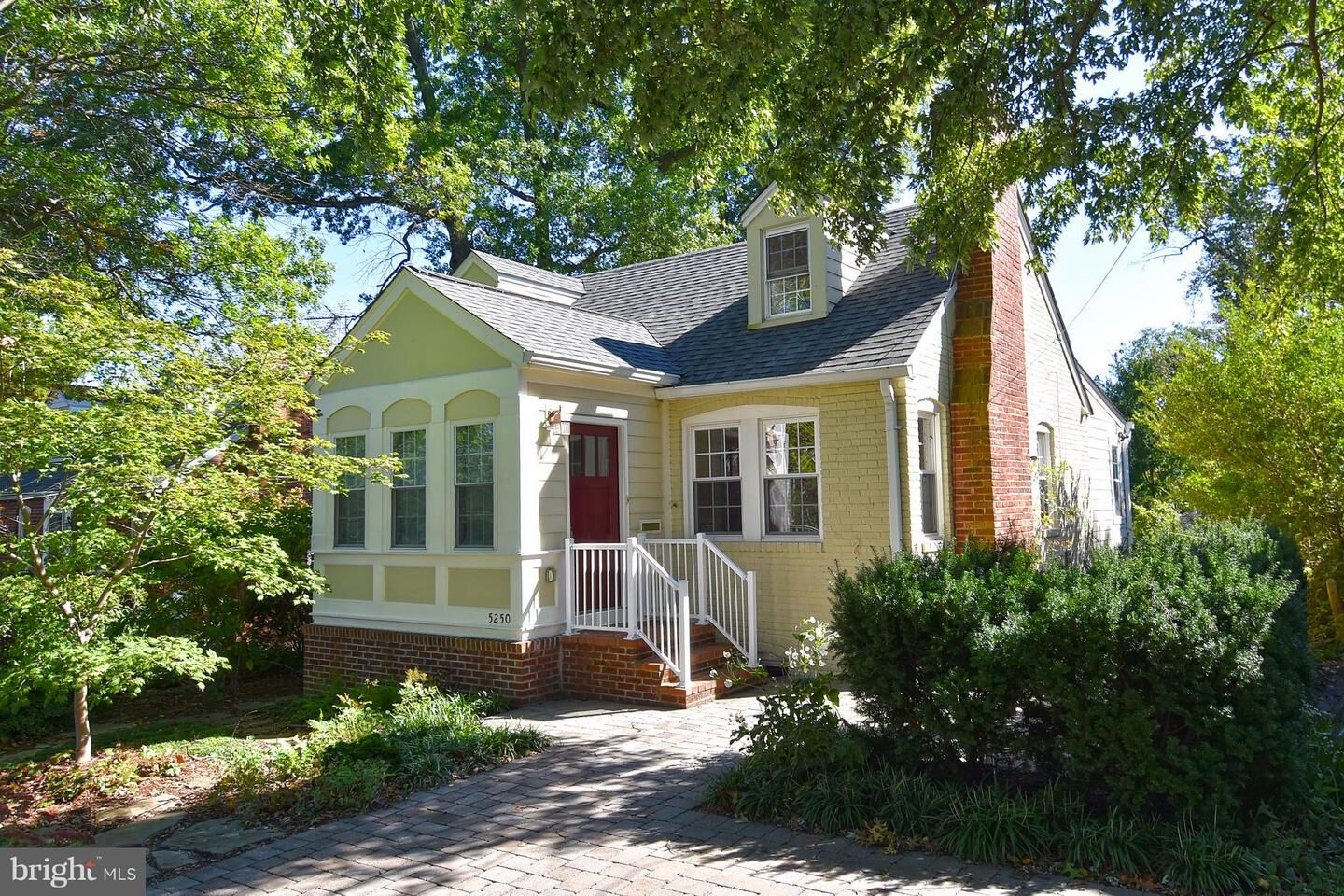 Property Photo:  5250 26th Street N  VA 22207 