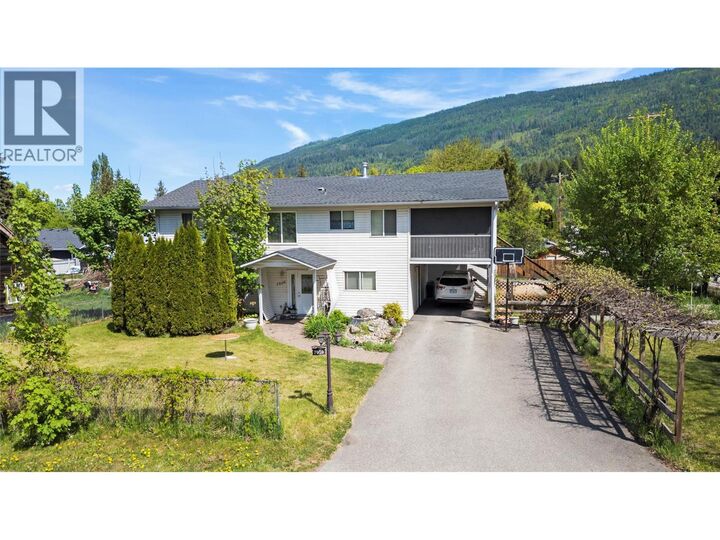 Property Photo:  7020 51 Street Northeast  BC V0E 1K0 