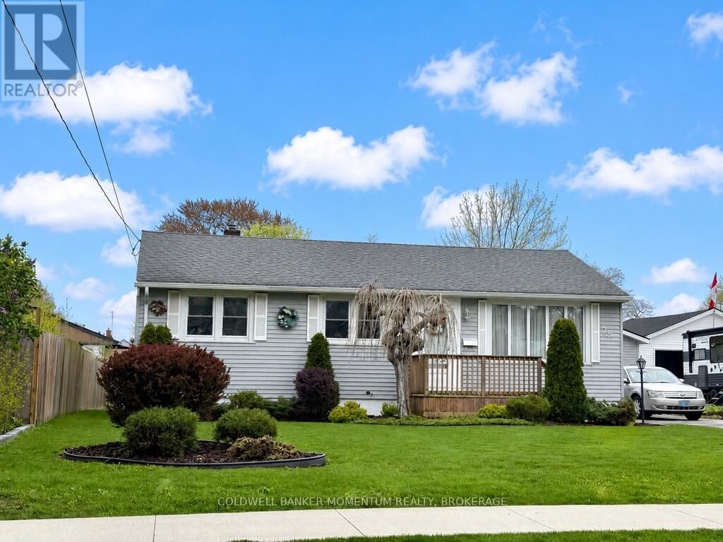 Property Photo:  25 Thomson Road  ON L3C 3N1 