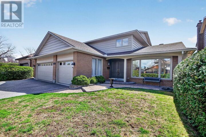 Property Photo:  3106 Uplands Drive  ON K1V 9Z6 