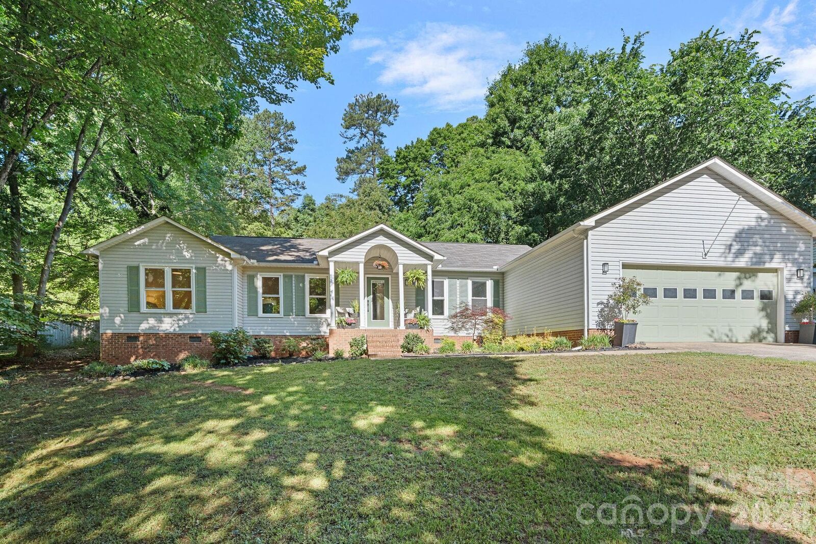 Property Photo:  154 Quiet Cove Road  NC 28117 