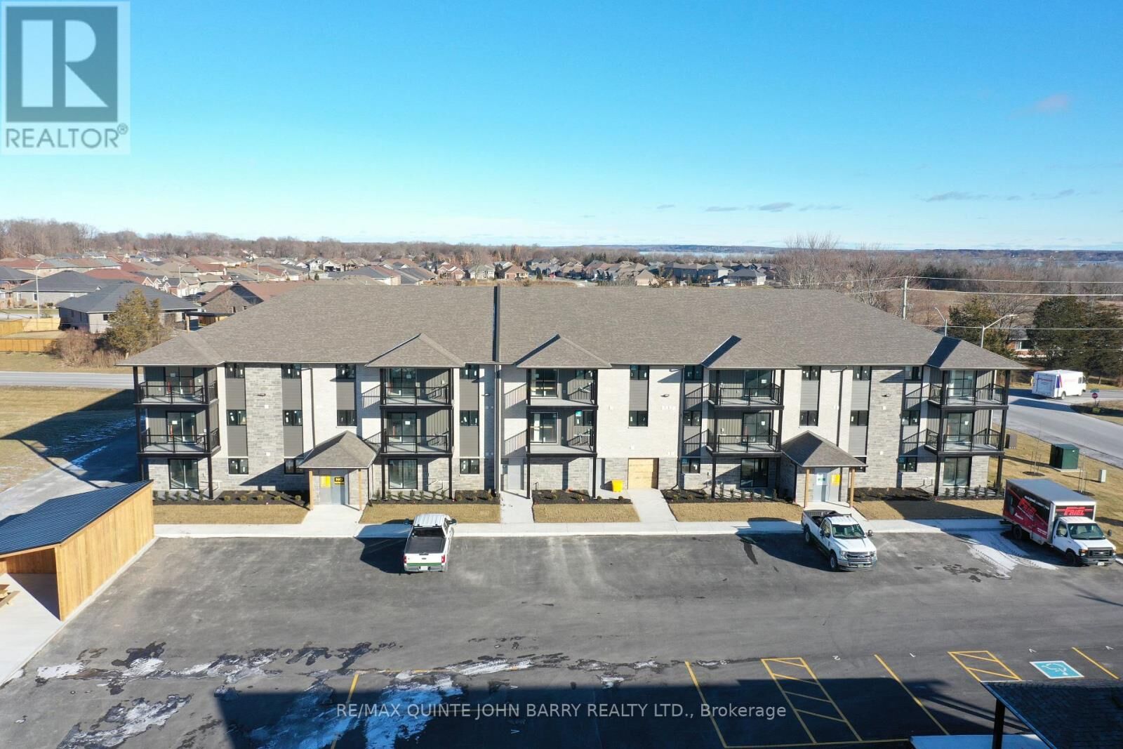 Property Photo:  307-10 Hillside Meadow Drive  ON K8V 0J7 