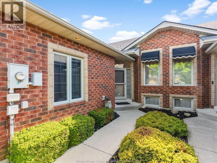 Property Photo:  139 Woodycrest Avenue  ON N9Y 4G3 