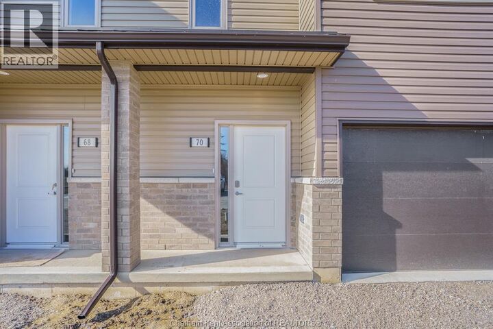 Property Photo:  24 Magnolia Lane  ON N7M 0W7 