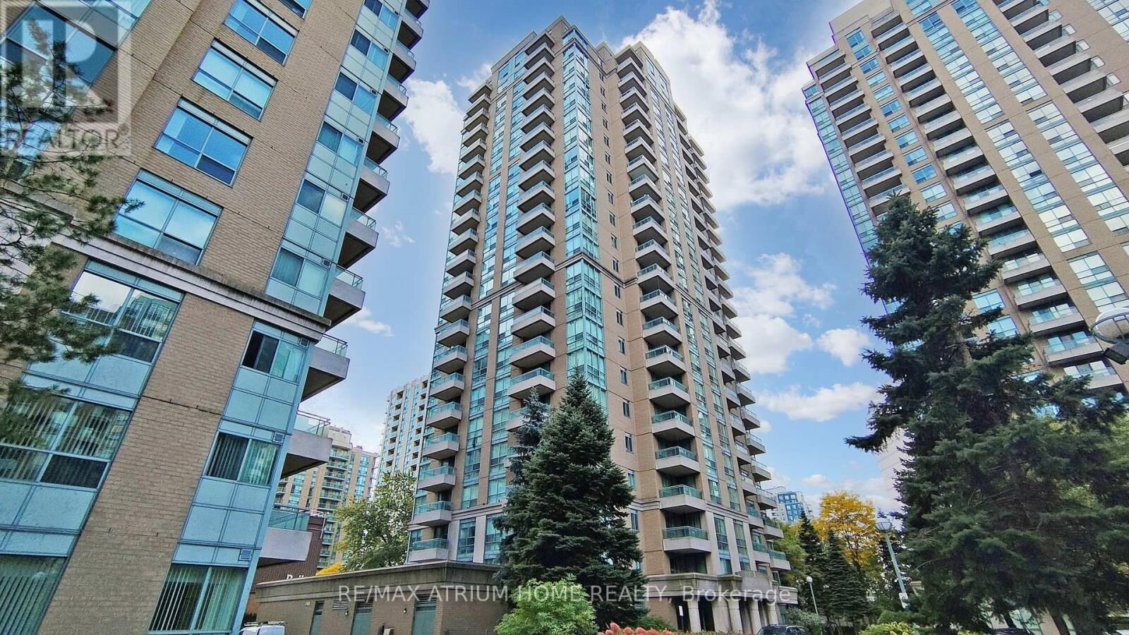 Property Photo:  3 Pemberton Avenue 1703  ON M2M 4M1 