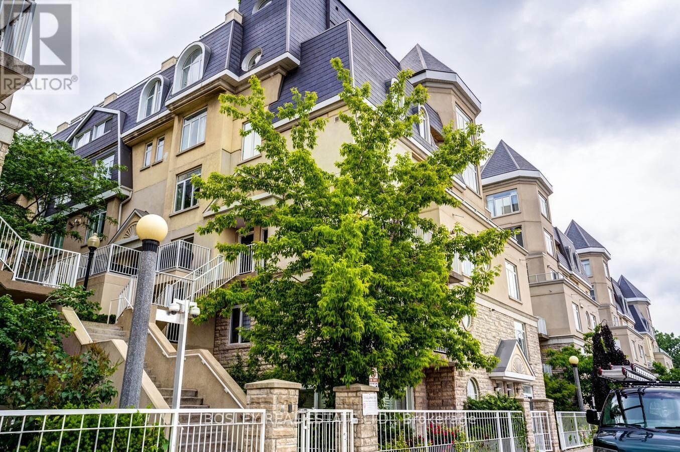 Property Photo:  36 Stadium Road 573  ON M5V 3P4 