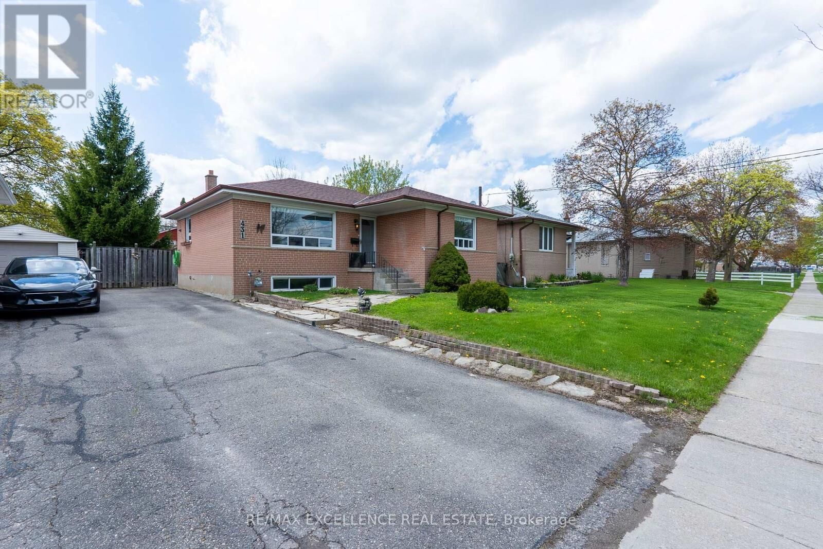 Photo de la propriété:  431 Delrex Boulevard  ON L7G 4J1 