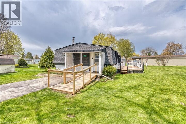 Property Photo: 71 Fairview Crescent ON N4W 3G8