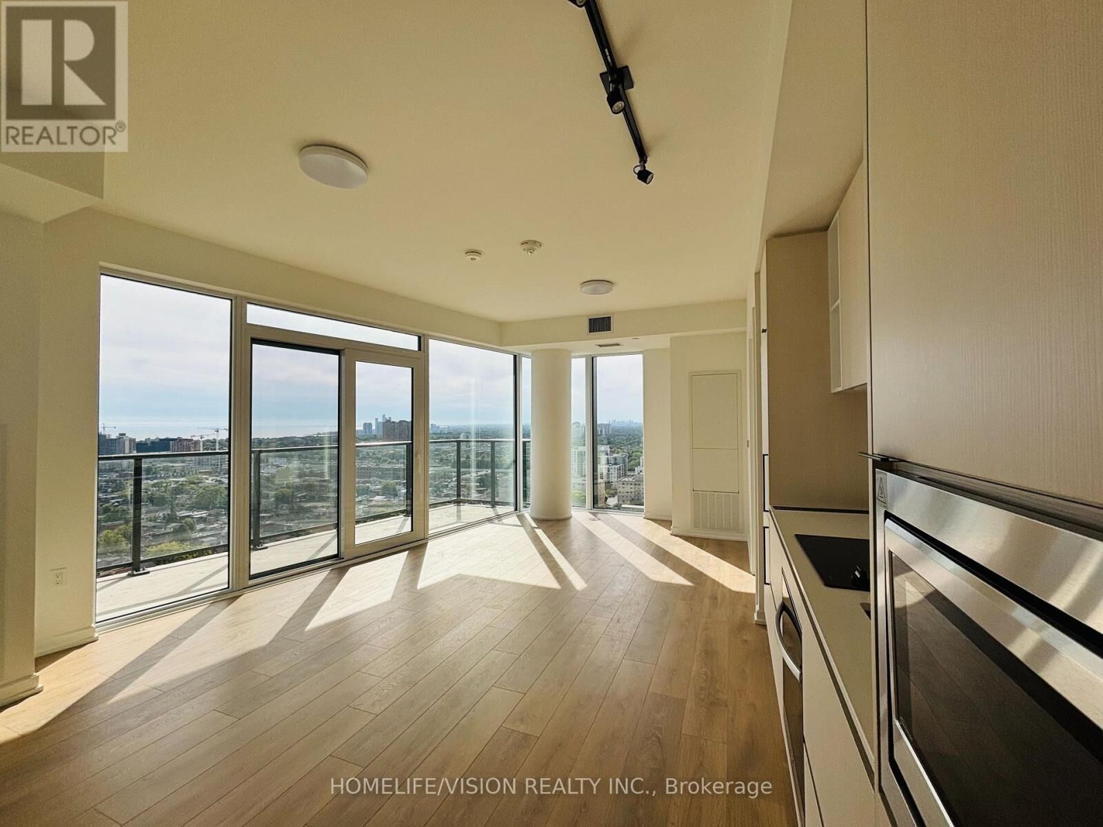 Property Photo:  10 Graphophone Grove 2102  ON M6H 0E5 