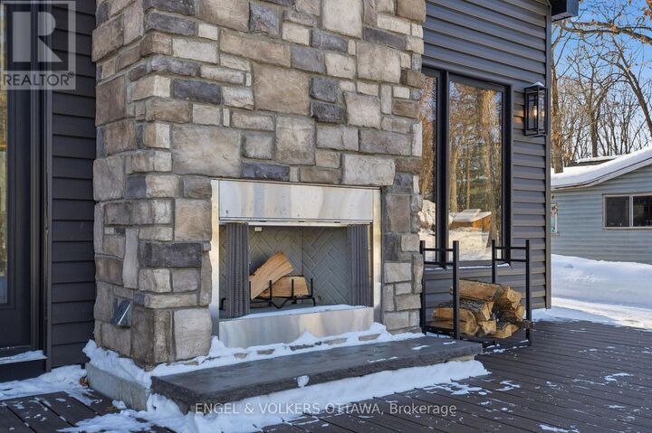 Property Photo:  557 Bayview Drive  ON K0A 3M0 