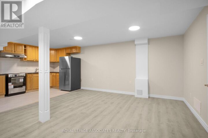 Property Photo:  6120 Clover Ridge Crescent Bsmt  ON L5N 7B2 