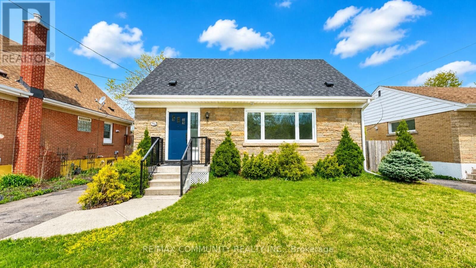 Property Photo:  386 Whitney Avenue  ON L8S 2H4 