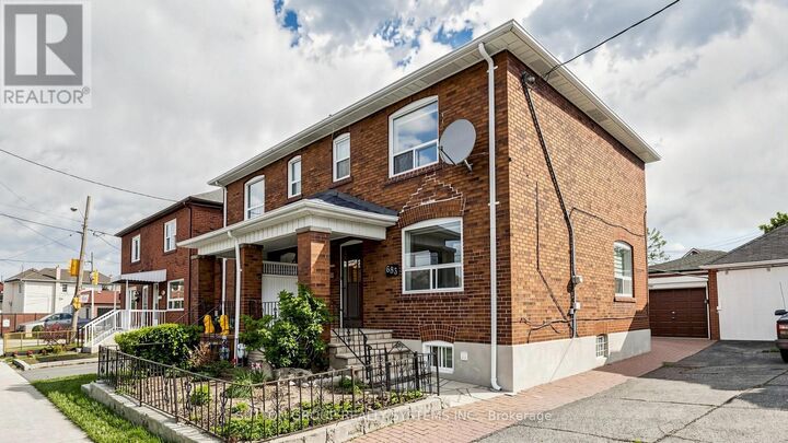 Property Photo:  683 Old Weston Road  ON M6N 3B6 
