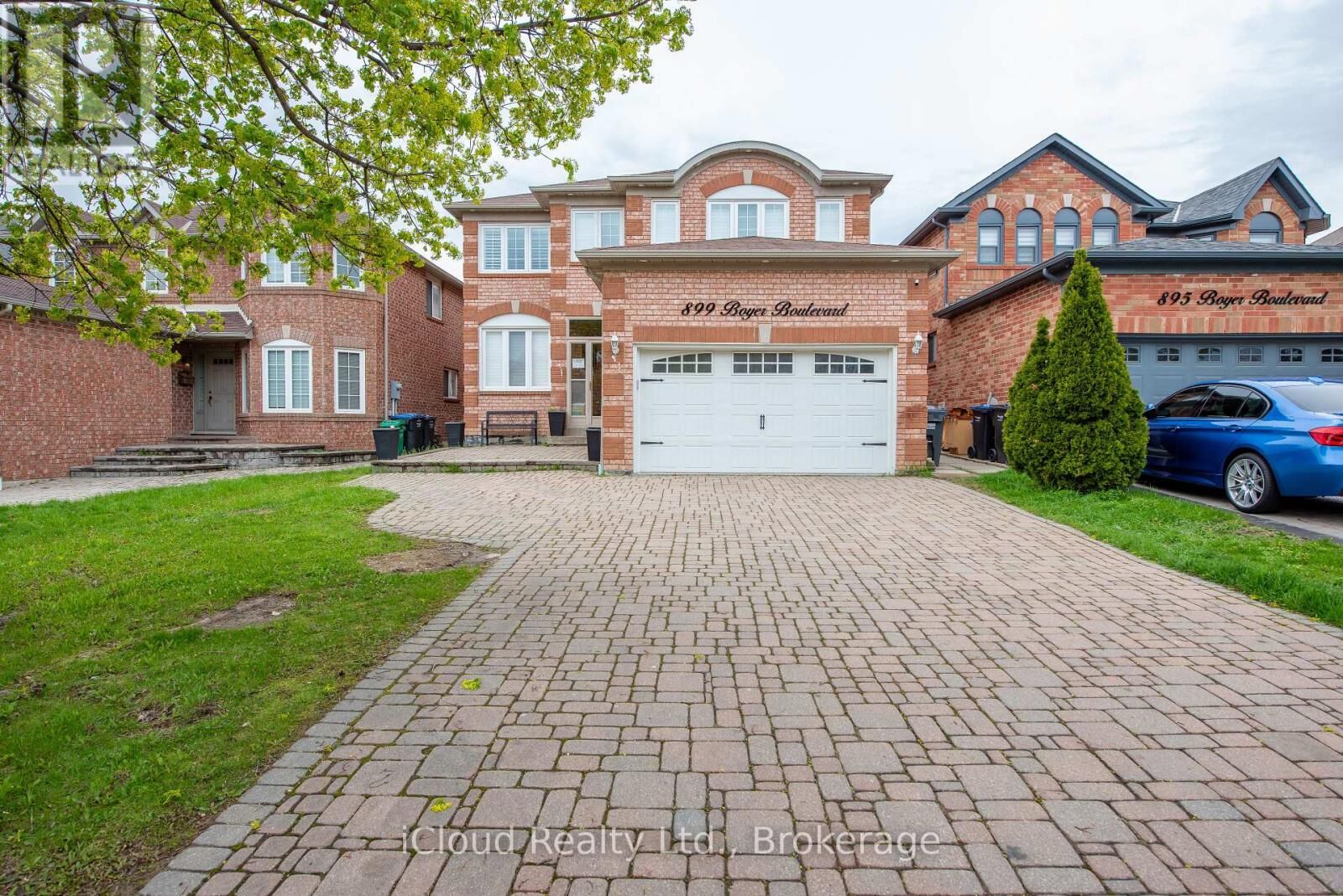 Property Photo:  899 Boyer Boulevard  ON L5V 1Y1 