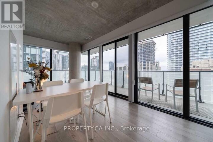 Property Photo:  185 Roehampton Avenue 1303  ON M4P 1R4 