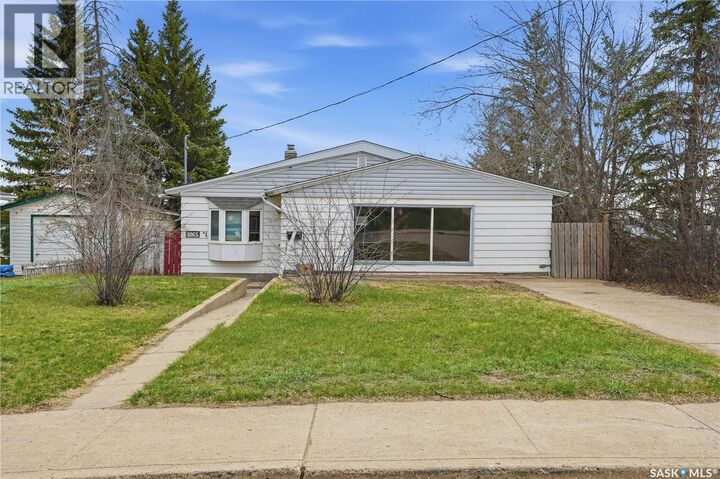 Property Photo:  1065 Stadacona Street W  SK S6H 2B1 