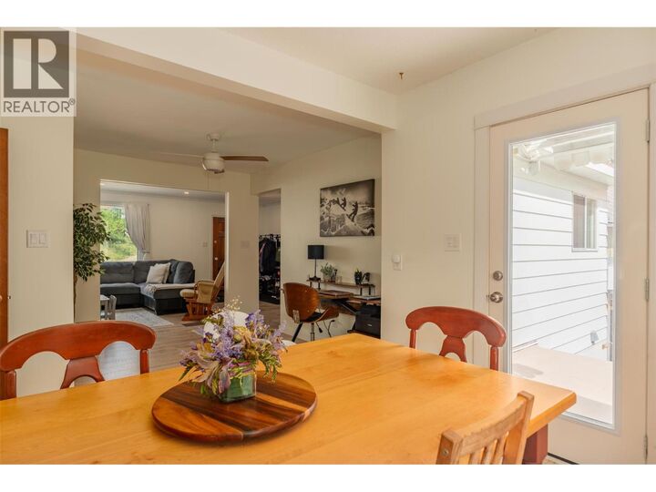 1953 Plewman Way — photo 1