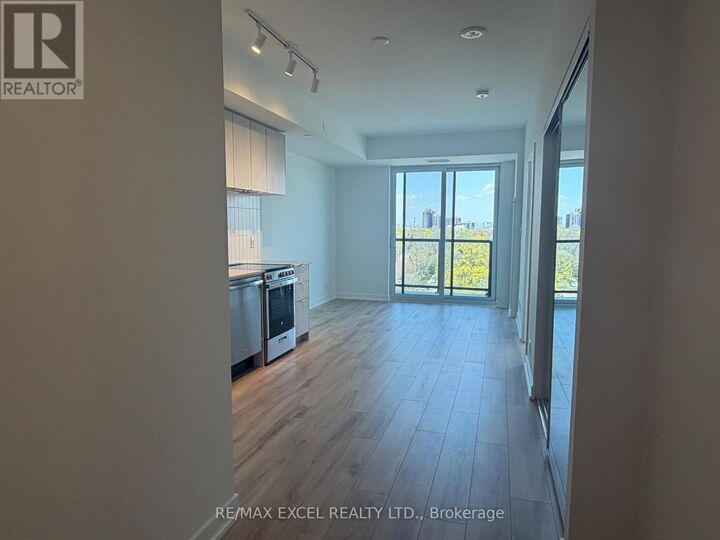 Property Photo:  1660 Bloor Street West 1013  ON M6P 1B1 