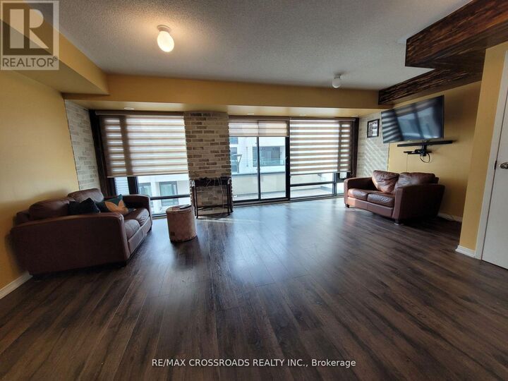Property Photo:  134 Widdicombe Hill Boulevard 202  ON M9R 0A9 