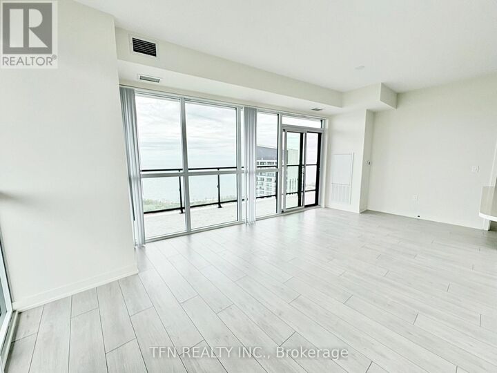 Property Photo:  38 Annie Craig Drive 4102  ON M8V 0G9 
