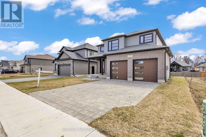 Property Photo:  176 Foxborough Place  ON N0M 2P0 