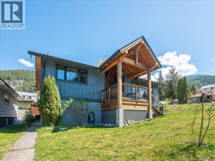 Property Photo:  802 Ninth Street  BC V1L 3B9 