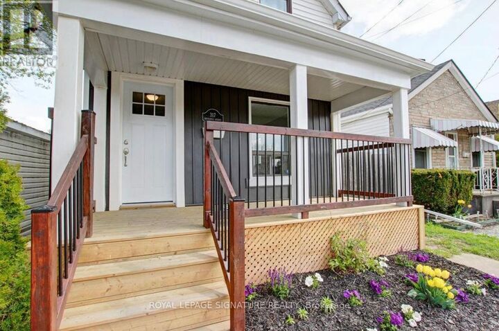 Property Photo:  317 Britannia Avenue  ON L8H 1Y4 