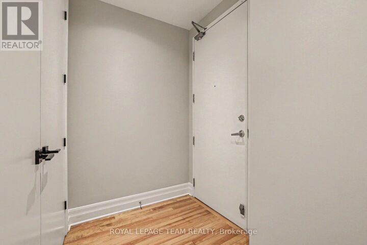 Property Photo:  330 Loretta Avenue South 301  ON K1S 4E8 