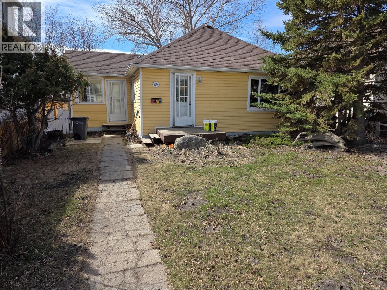Property Photo:  1225 104 Avenue  BC V1G 2J4 